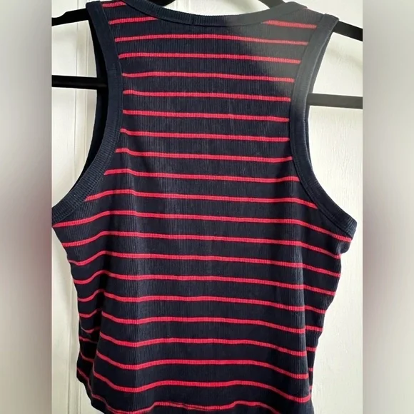 Crop  top - Picture 2 of 3